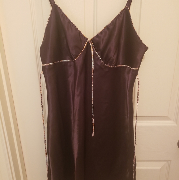 Adonna Other - 🌻3 for $6/ brown slip, nightie